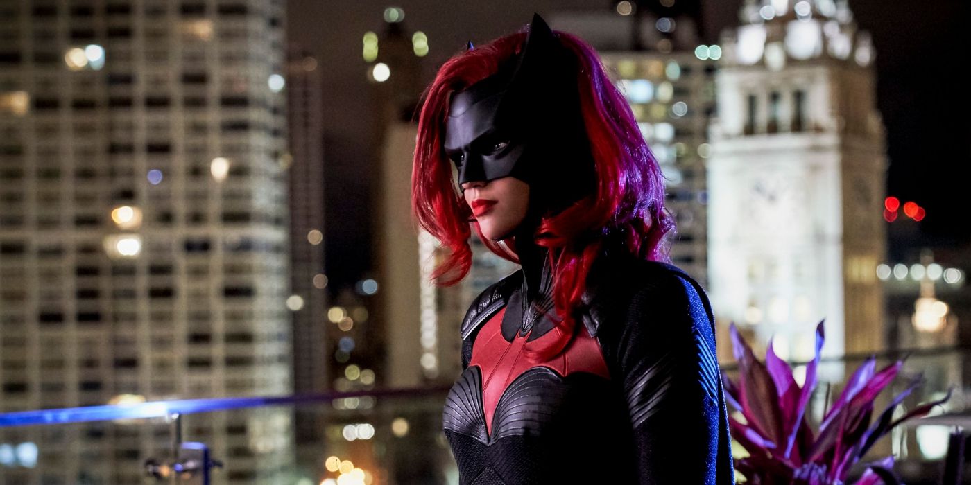 Batwoman: Concept Artist Reveals Look at Arrowverse's Batman Suit