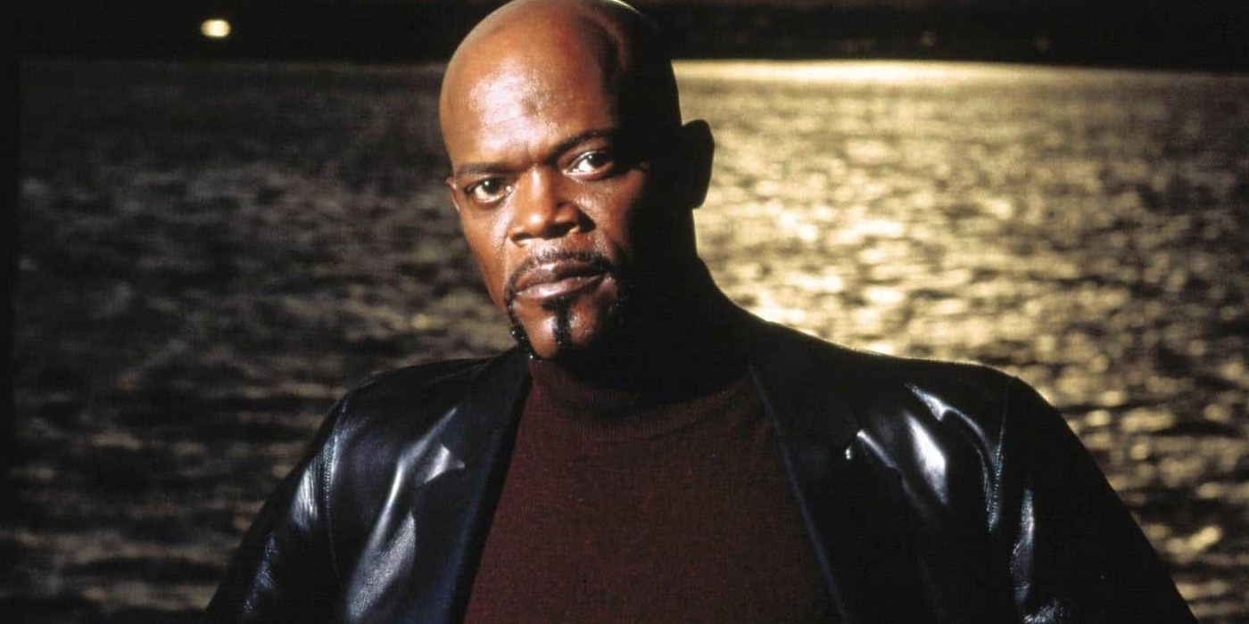 Samuel L Jackson olha para a câmera como o protagonista titular de Shaft (2000)