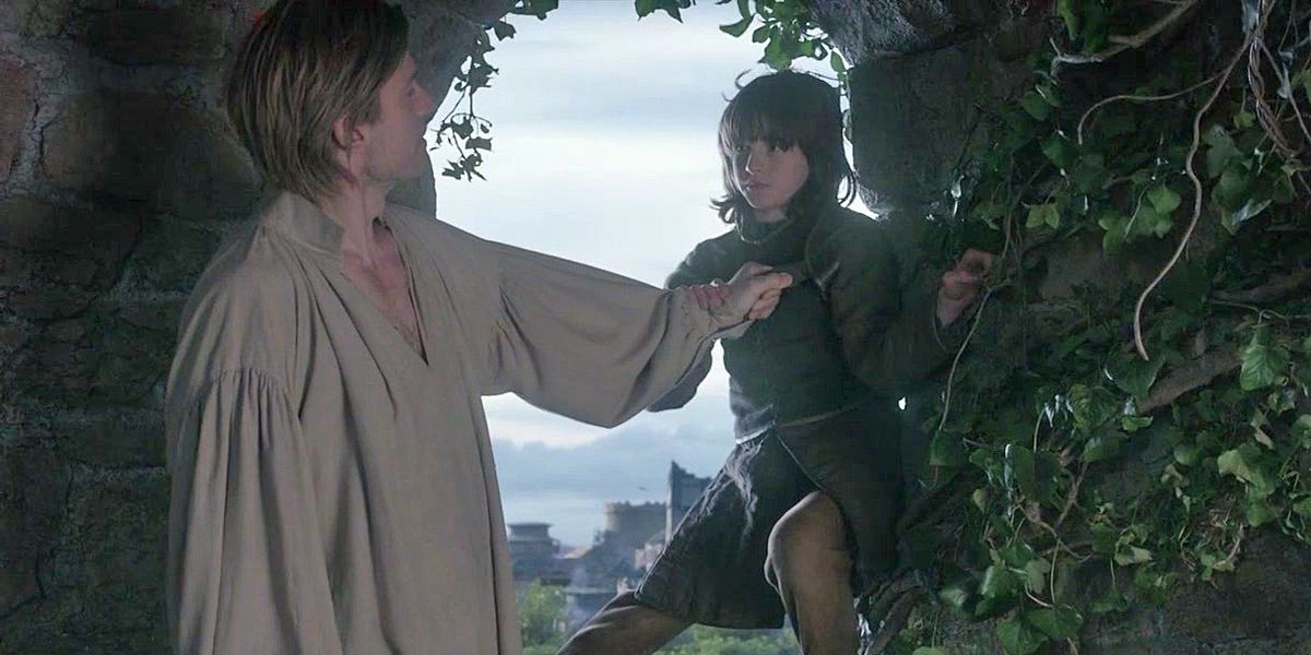 Jaime pushes Bran in Game of Thrones pilot episode