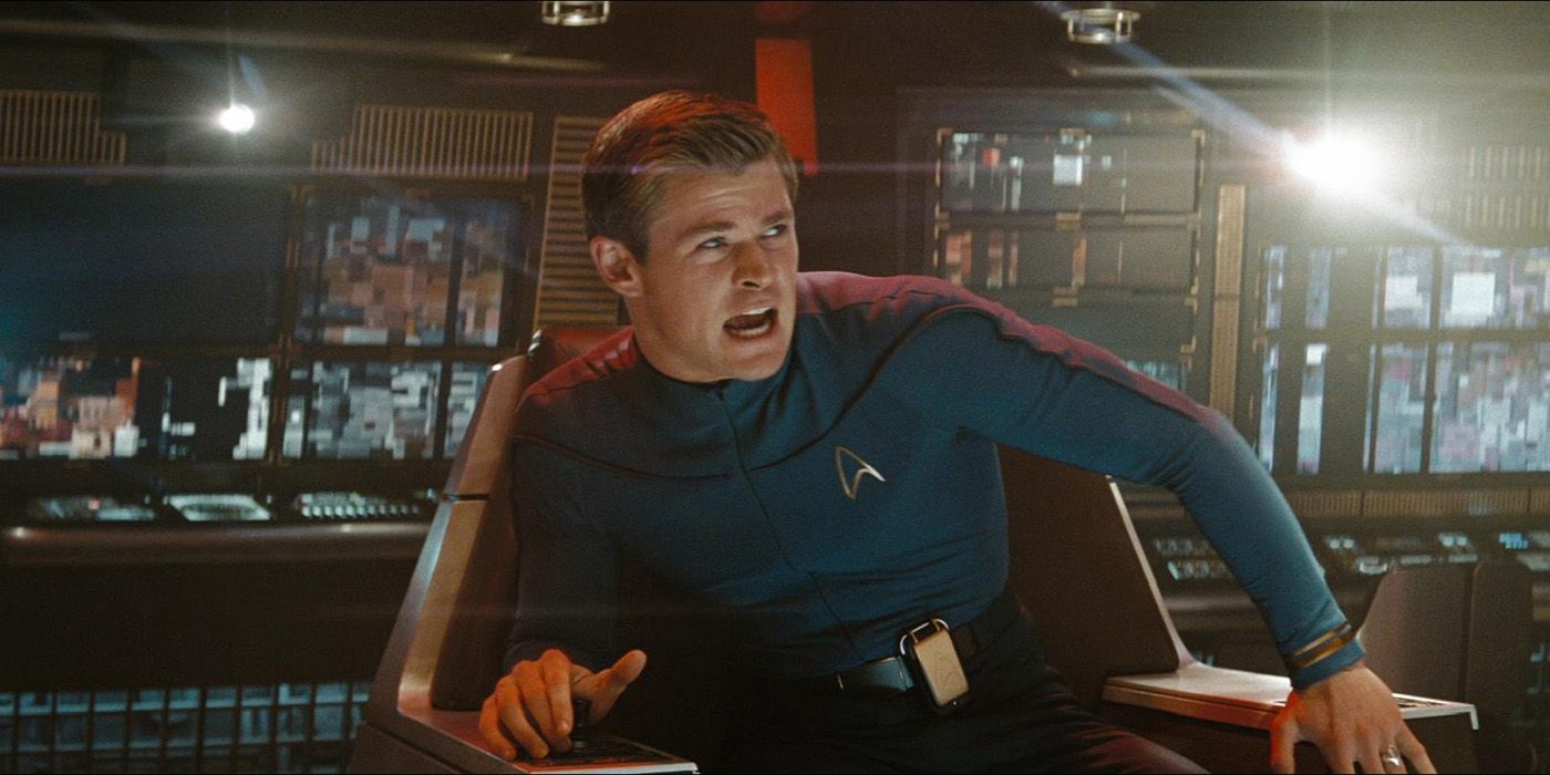 Chris Hemsworth As George Kirk Commands USS Kelvin