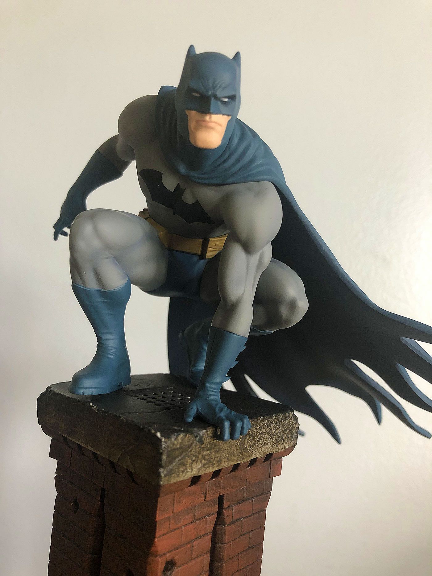 batfamily statue