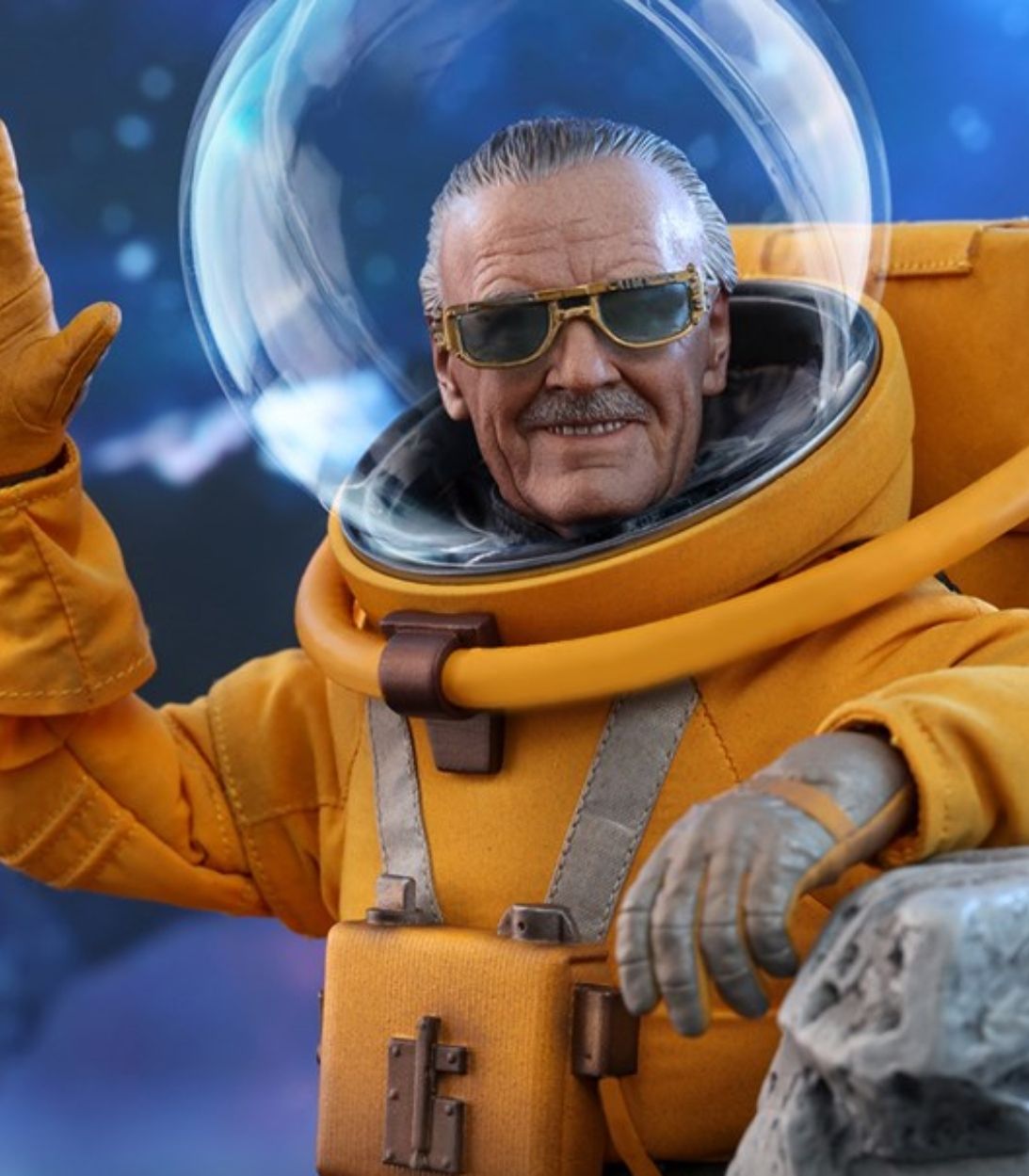 Stan-Lee-Guardians-of-the-Galaxy-Figure-Hot-Toys-1093