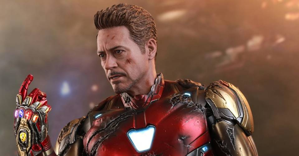 Tony Stark Hot Toys Figure Captures Iron Man S Defining Endgame Moment