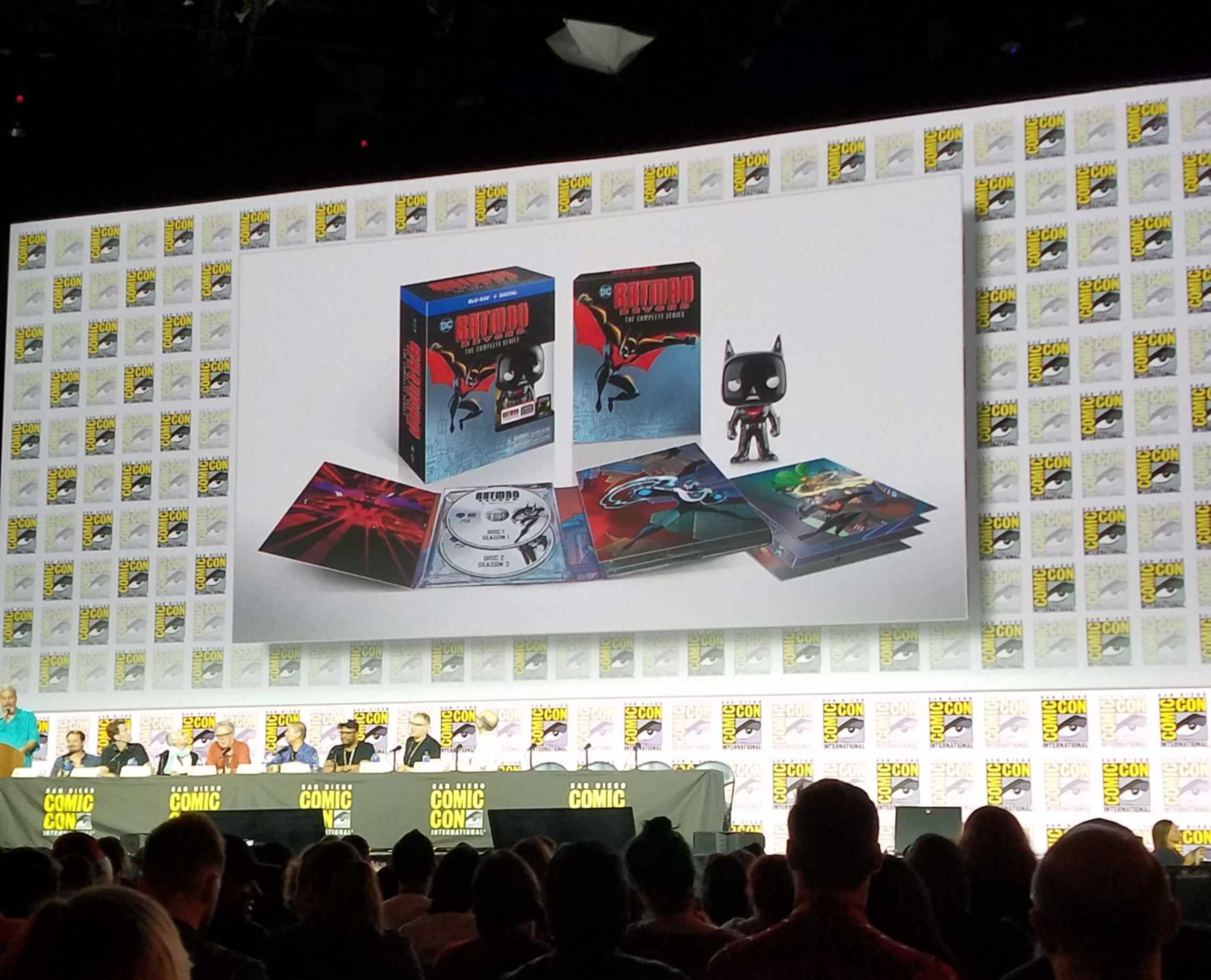 batman-beyond-anniversary-box-set-comic-con-2019