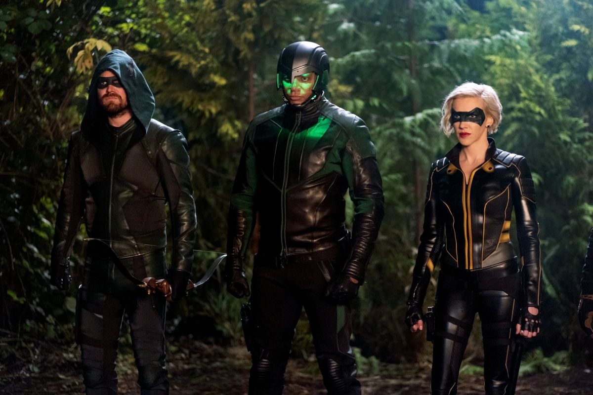 team-arrow-returns-to-purgatory-in-new-photos