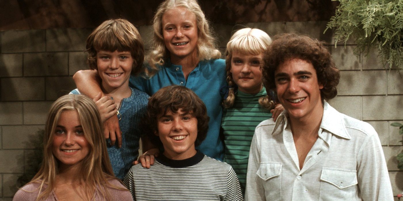The cast of The Brady Bunch posing for a photo