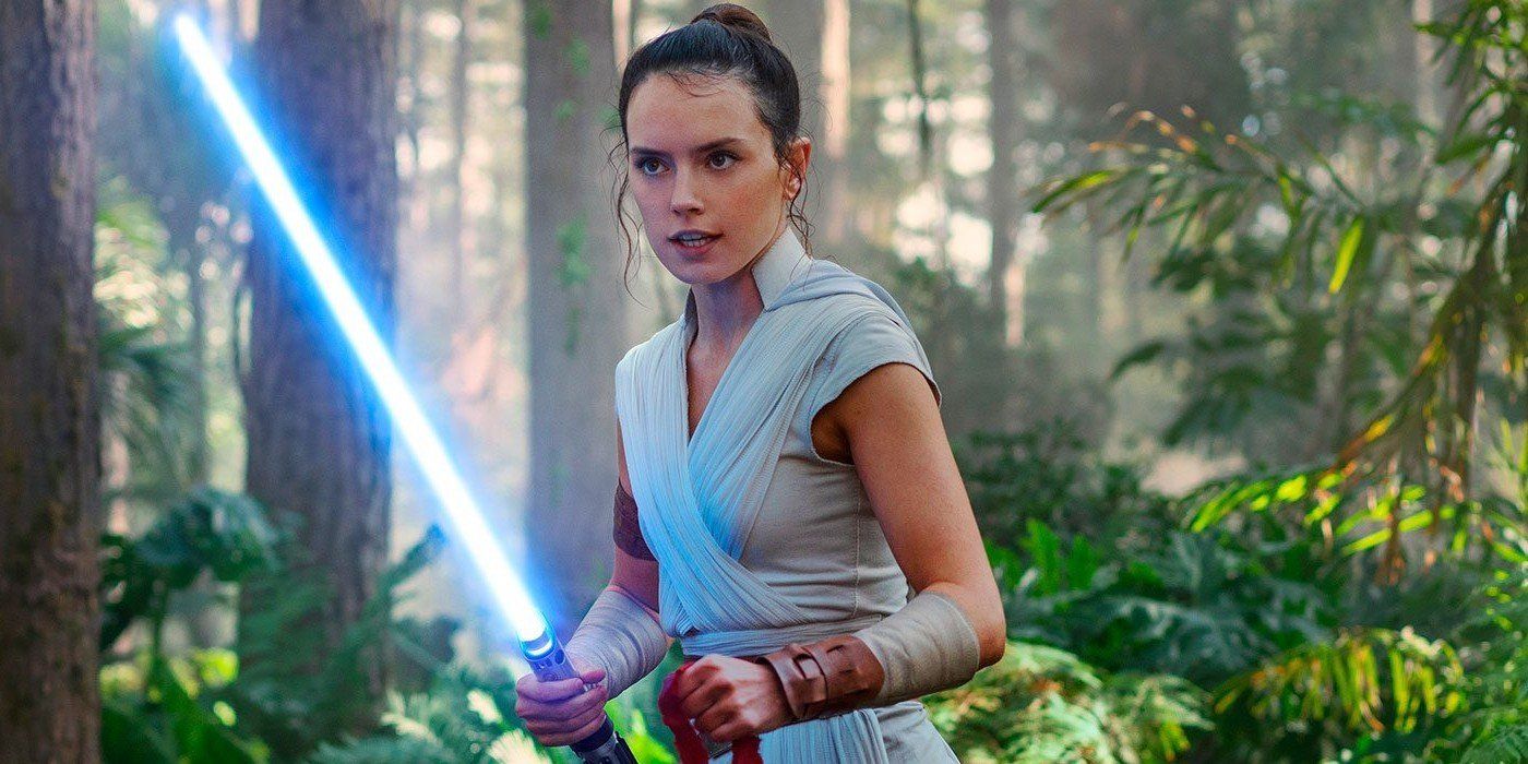 Rey's lightsaber in Star Wars: The Last Jedi is hers, but comes with  interesting lineage - Polygon