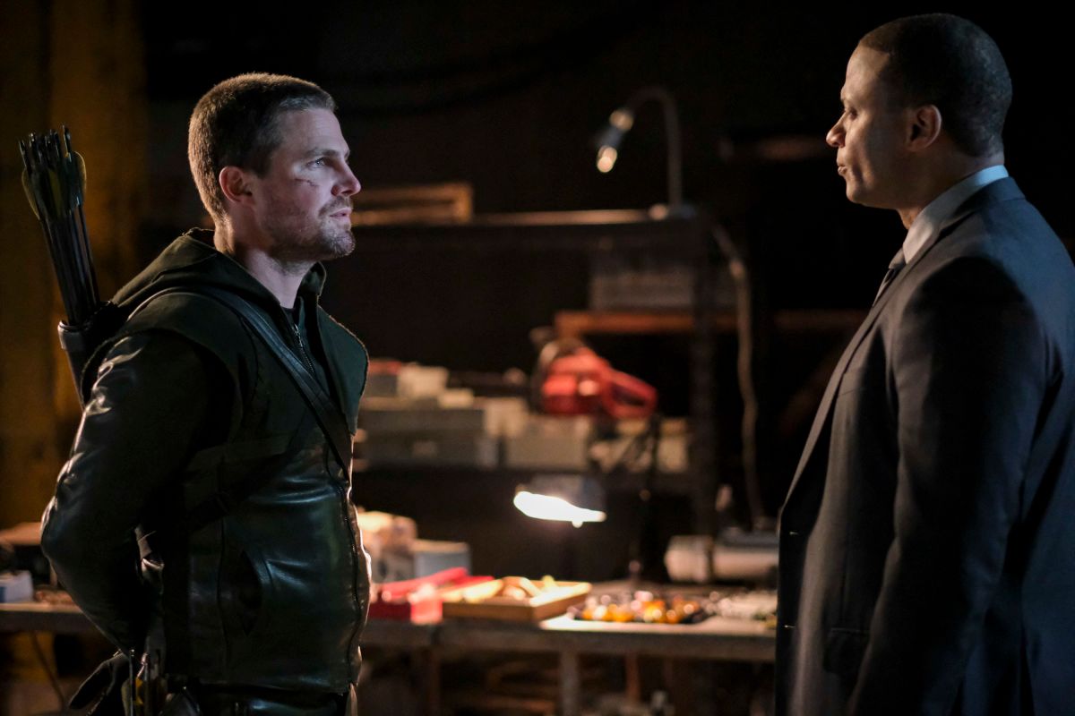 Arrow Celebrates Oliver and Felicity's Reunion in Series Finale Photos