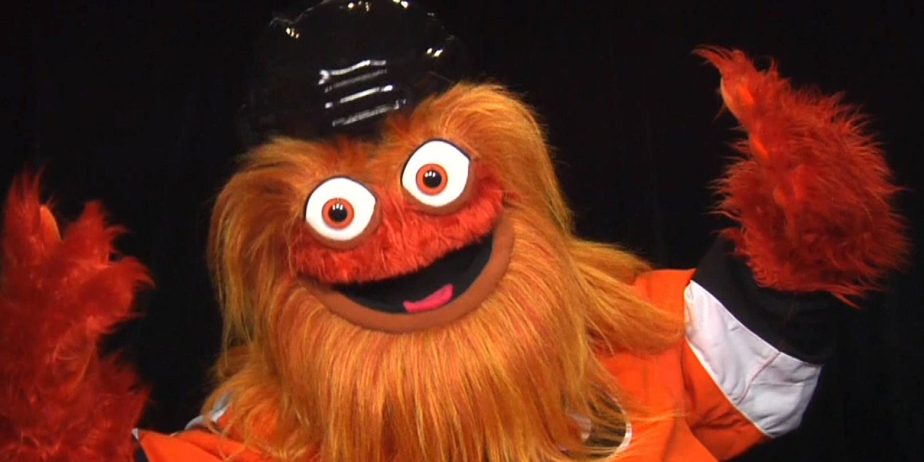 Internet defends 'Gritty' after Philly Flyers mascot is accused of punching  a kid — RT USA News