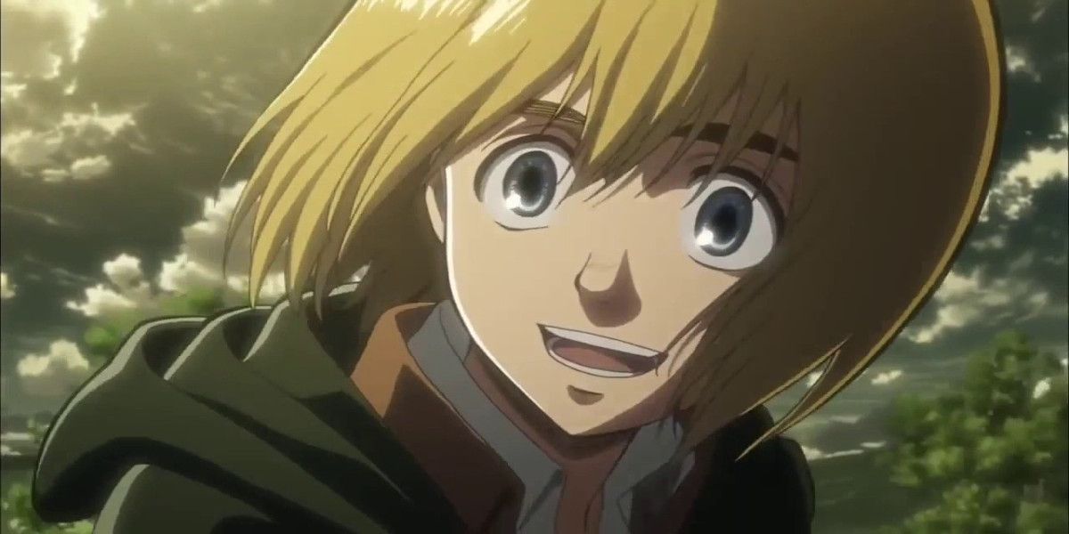 Armin sorrindo em Ataque ao Titã