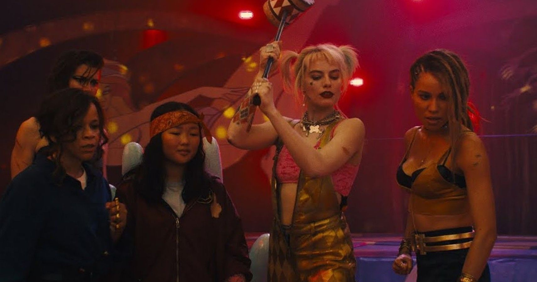 The Birds of Prey Cast Talks About The Film's Female GazeHelloGiggles