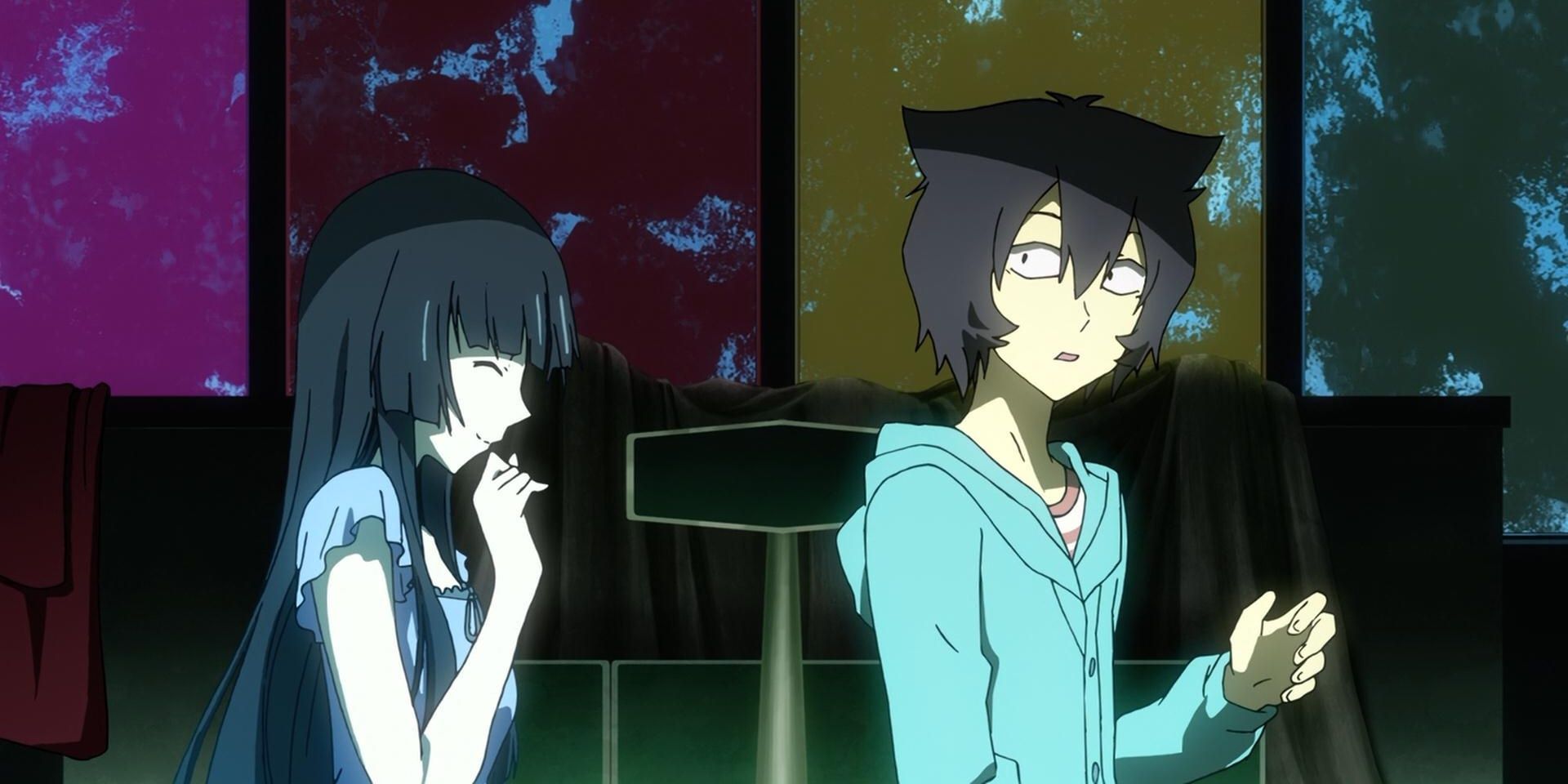 Sanka giggling and walking behind a surprised Chihiro from Sankarea.