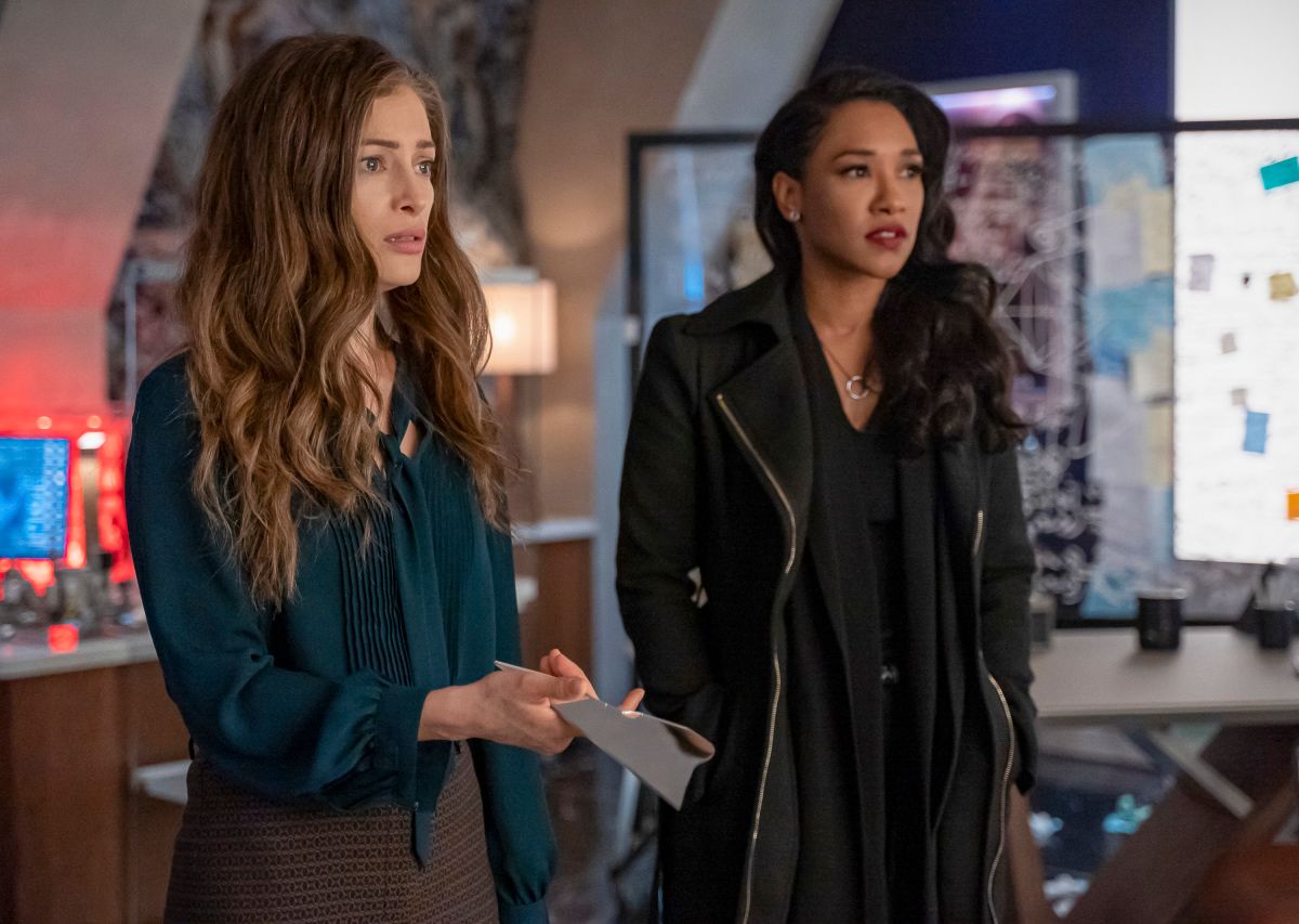 The Flash: The Future Sue Dibny Makes Her Debut in New Photos
