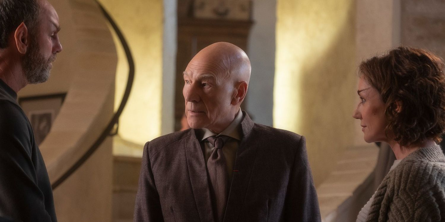 Jean-Luc Picard speaks with Laris and Zhaban in Star Trek: Picard