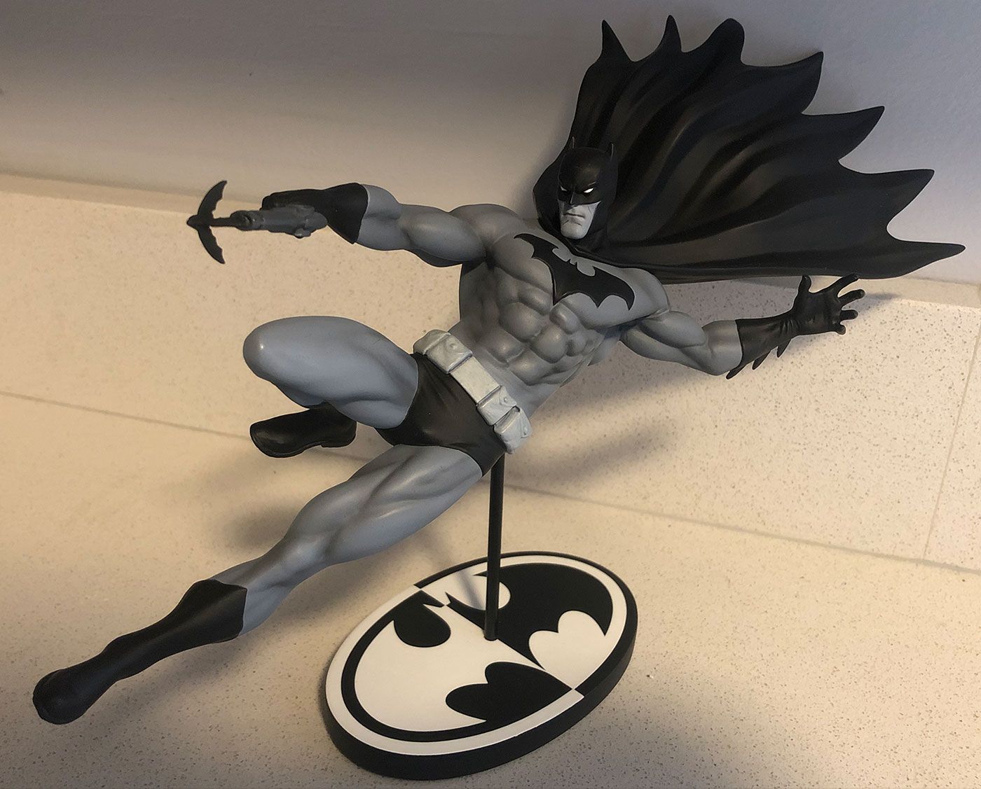 REVIEW: Doug Mahnke's Batman Black & White Statue Is One of DC's Best Yet