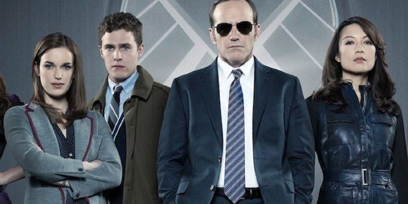 Simmons with the Agents of SHIELD team