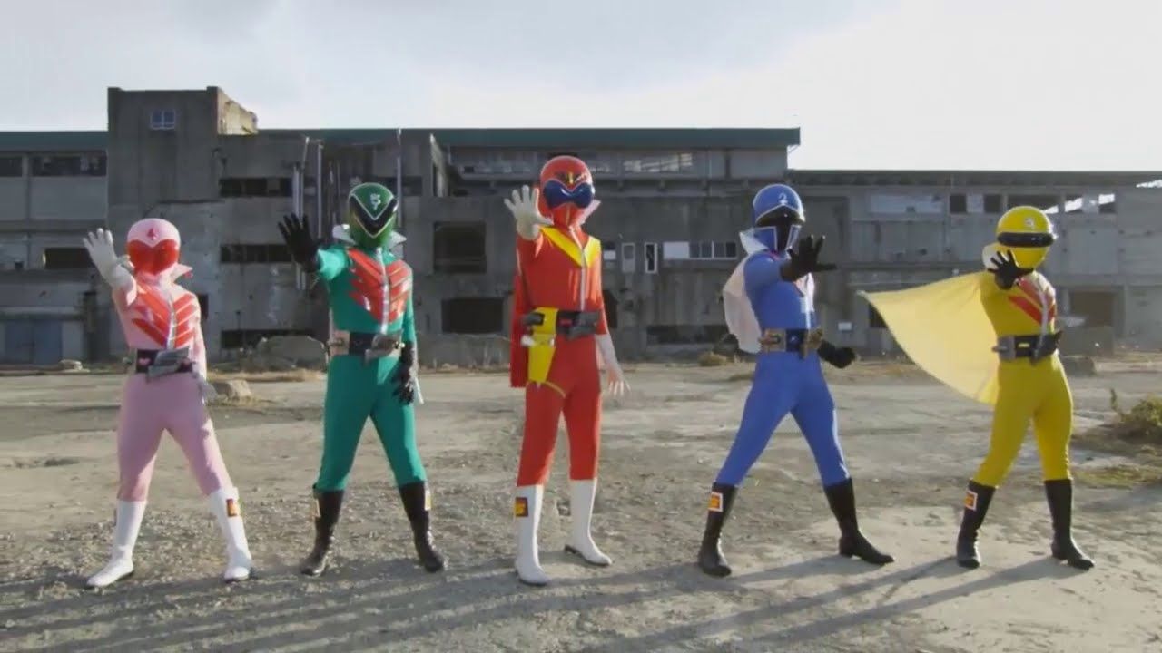 Himitsu Sentai Gorenger posing