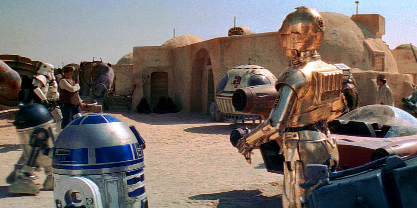 C3PO and R2D2 outside Mos Eisley Cantina in Star Wars: A New Hope