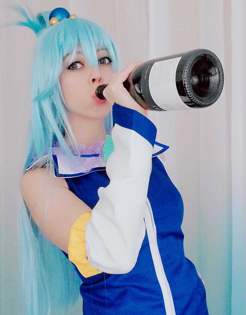 KonoSuba 10 Awesome Aqua Cosplay That Look Just Like The Anime