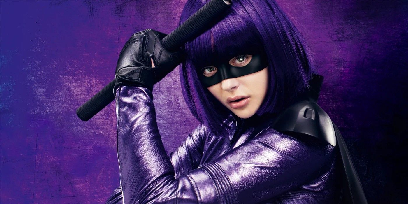 Hit-Girl  holding up her weapons in Kick-Ass