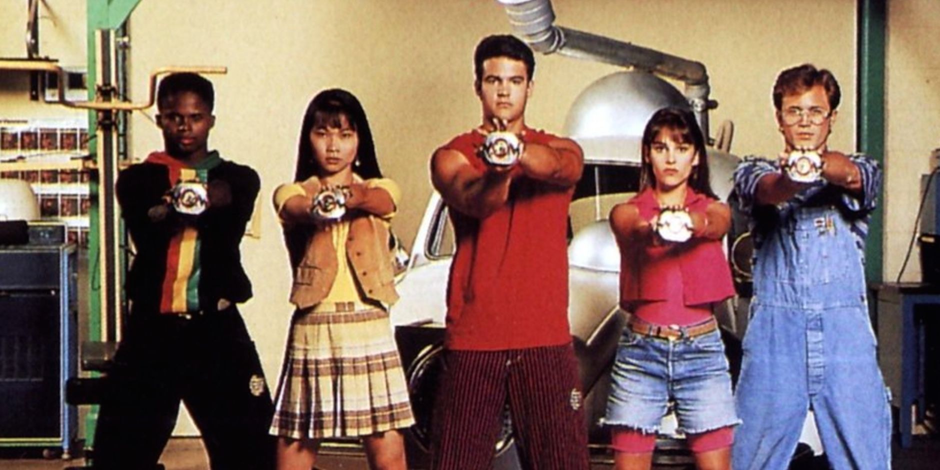 Mighty Morphin Power Rangers: 10 Questions About The Yellow Ranger ...