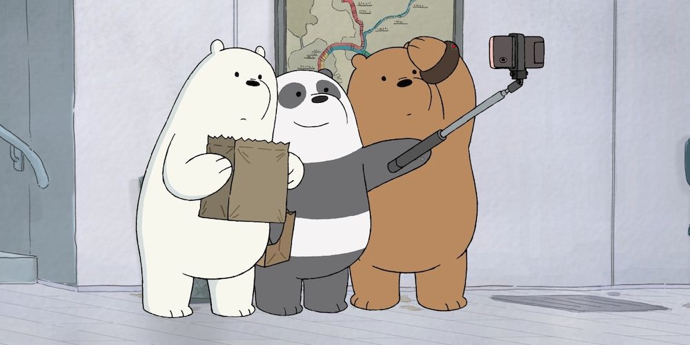 Panda, Grizz e Ice tirando uma selfie em We Bare Bears.