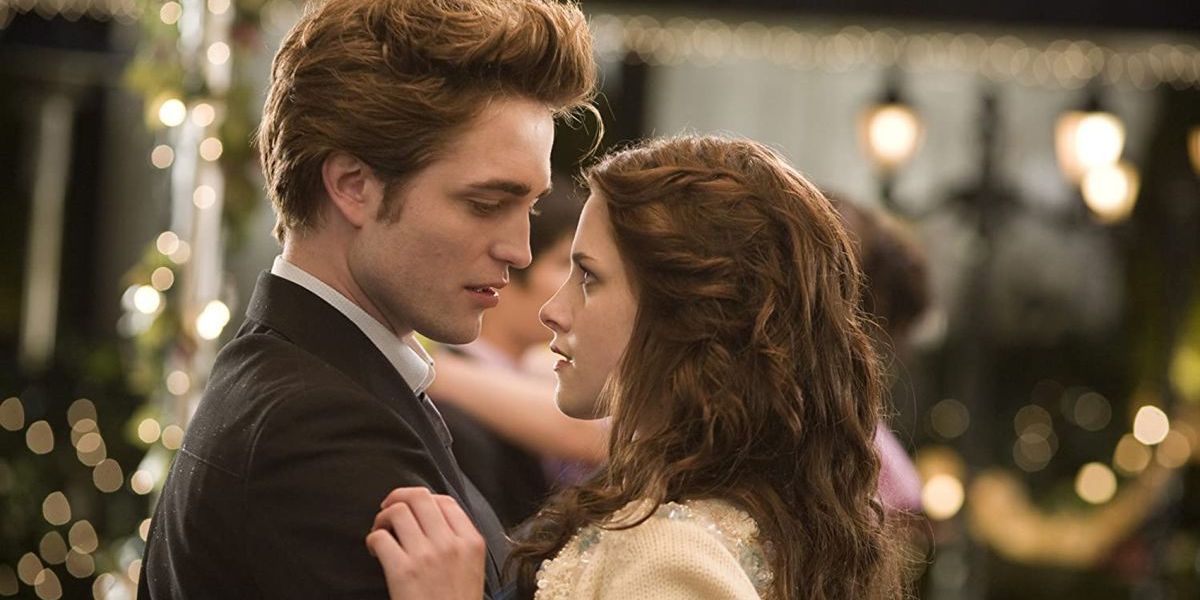 Edward and Bella dance together in Twilight