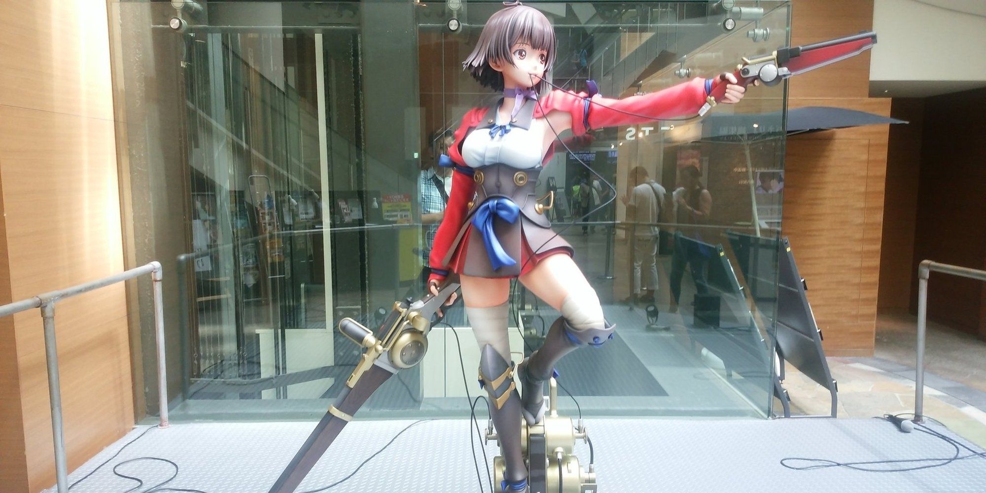 Image shows the life-sized figure of Mumei from Kabaneri of the Iron Fortress