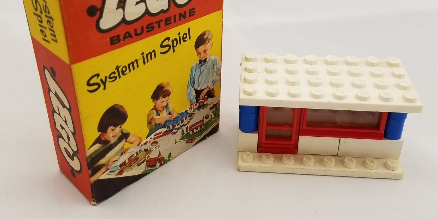 The First 15 LEGO Sets Ever Made (With Years)