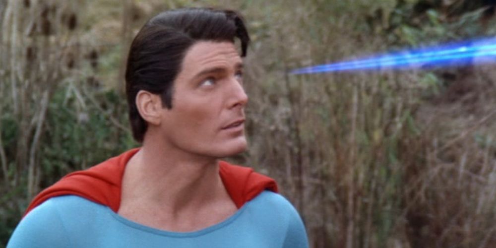 Christopher Reeves as Superman using his vision to repair a wall in Superman IV