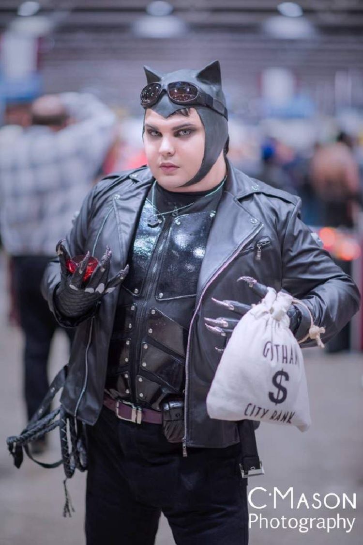 10 Genderbent Catwoman Cosplay Every DC Fan Needs To See