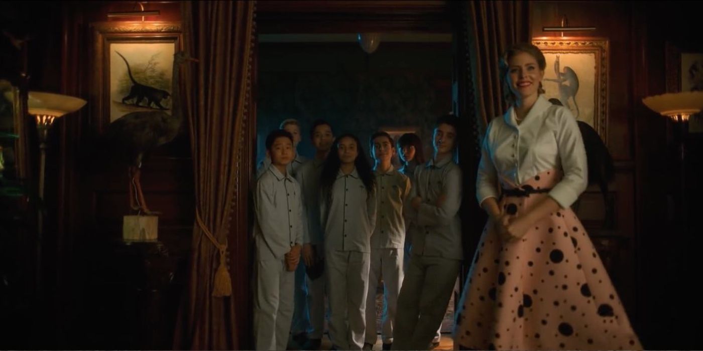 The Umbrella Academy Who Is Mom What Happened to Her?