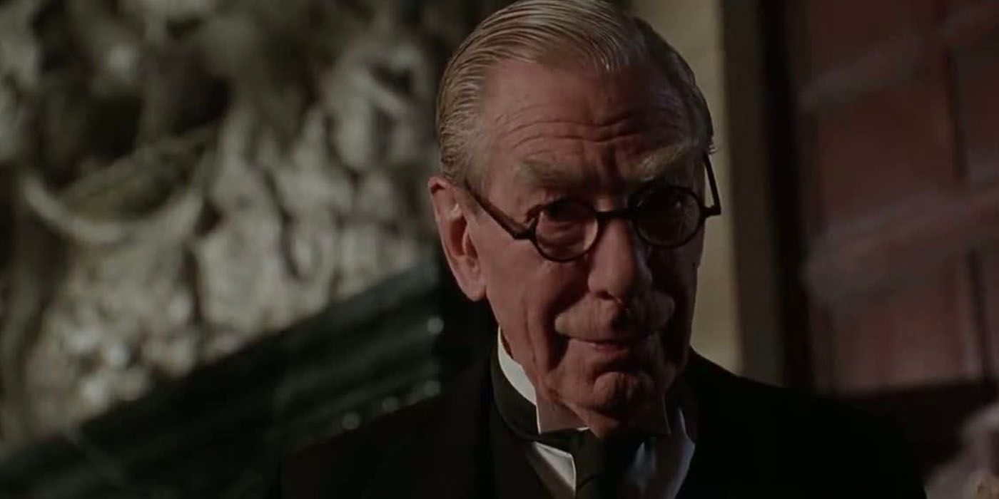 Batman: 5 Ways Michael Caine Was The Best Alfred (& 5 It Was Michael Gough)