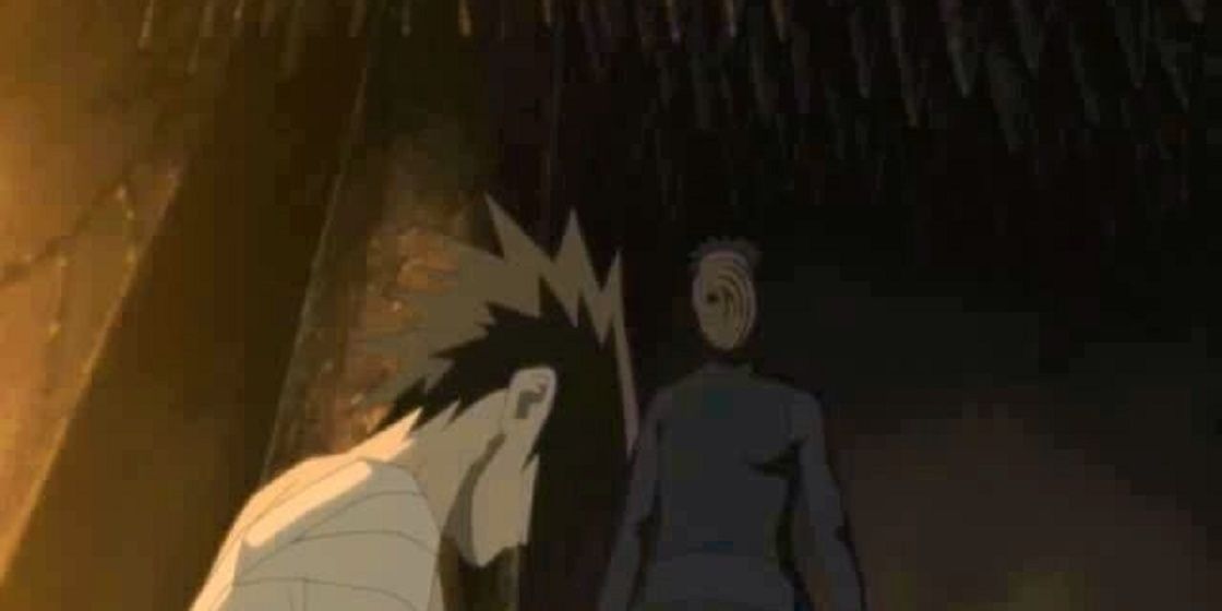 Obito confronts Sasuke in Naruto.