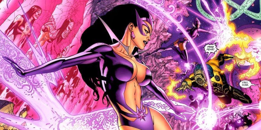 Violet Lantern Star Sapphire fighting the Sinestro Corps in DC Comics
