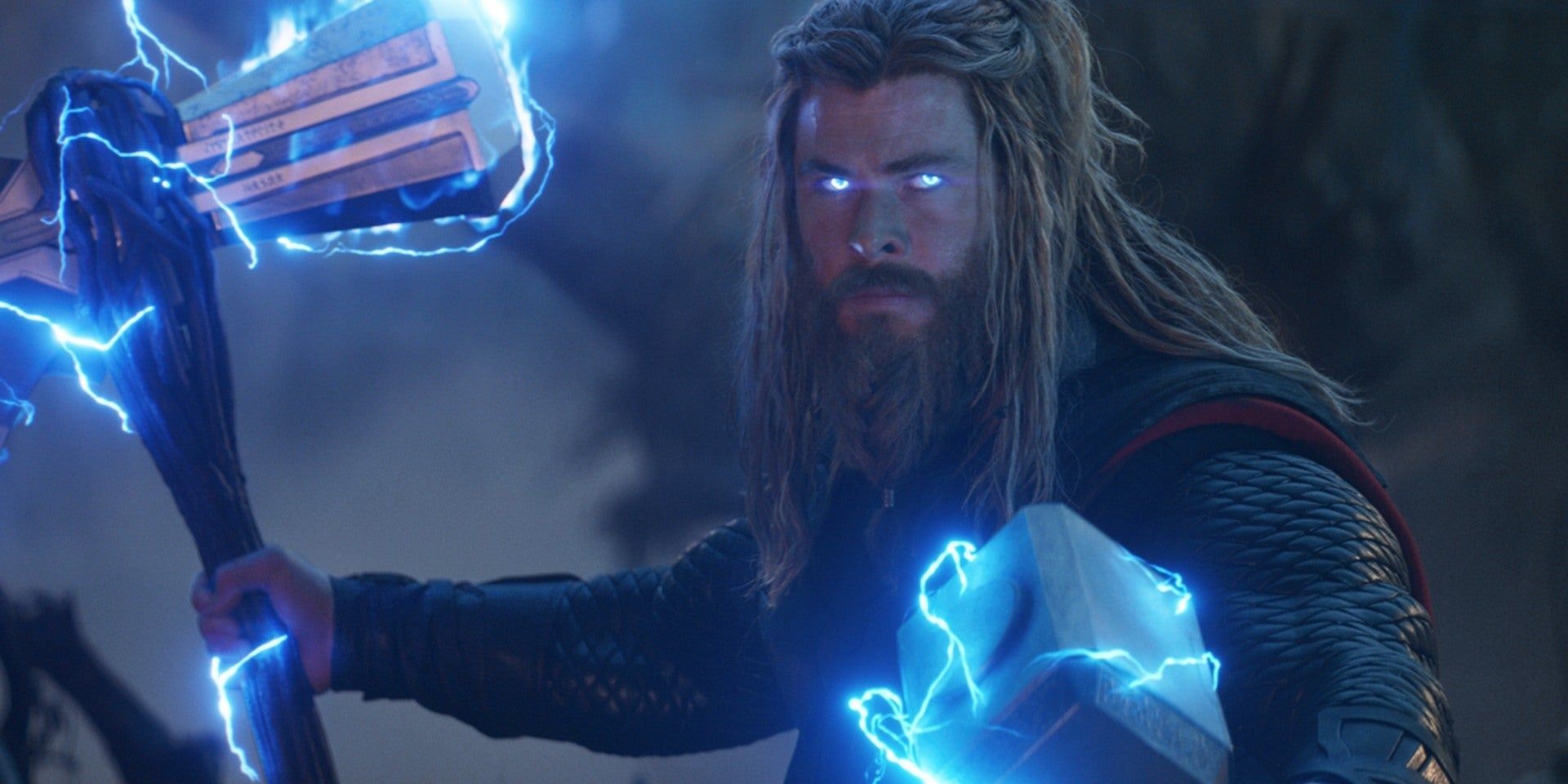 Thor wielding both Mjolnir and Stormbreaker in Avengers Endgame