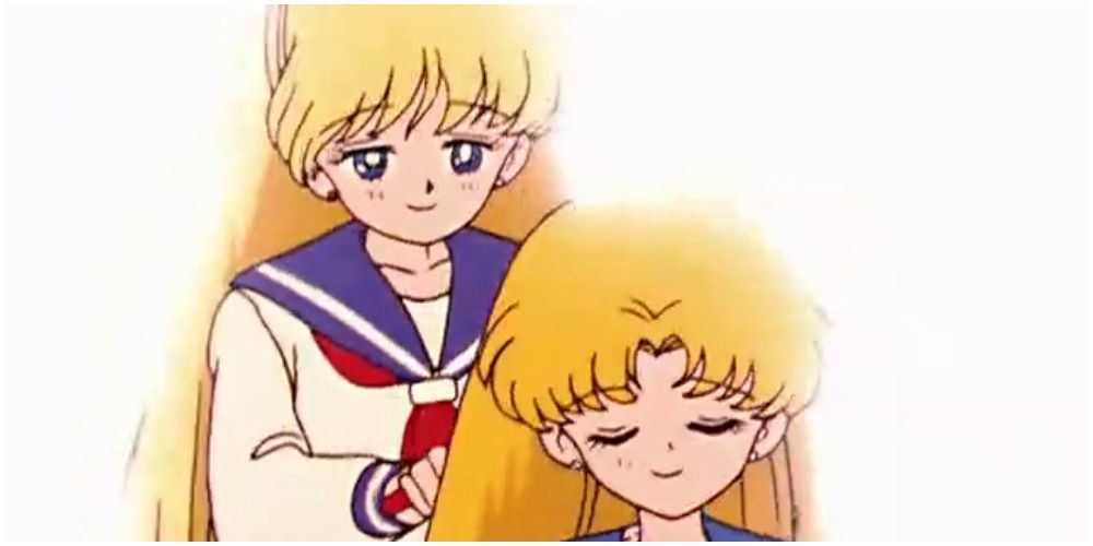 Sailor Moon: Minako brushing Usagi's hair