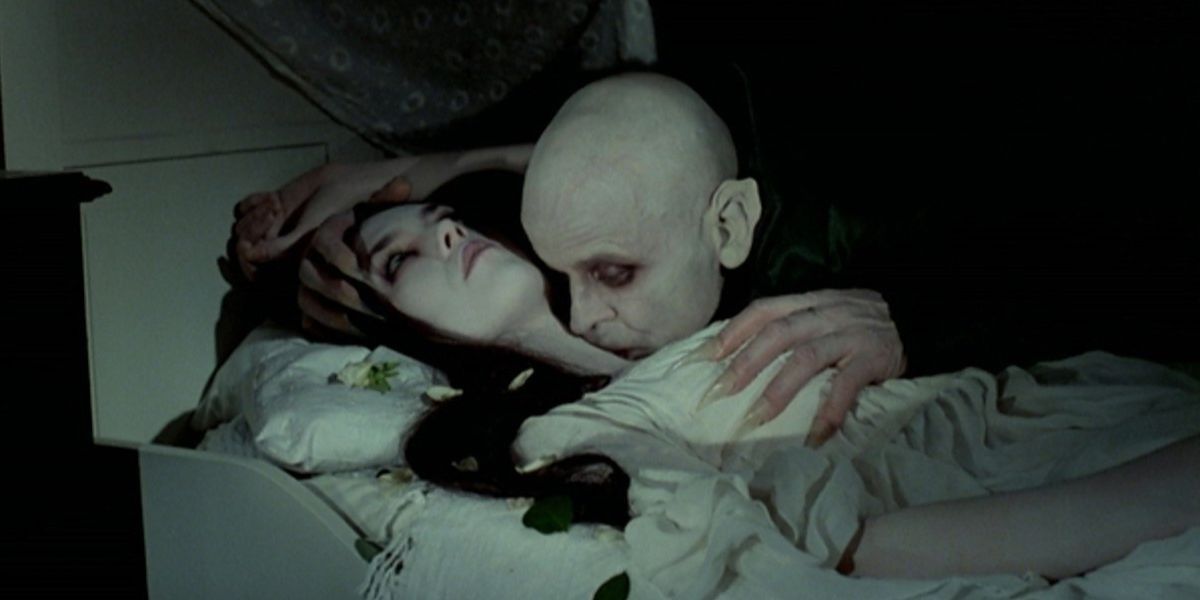 Lucy and a vampire in Nosferatu