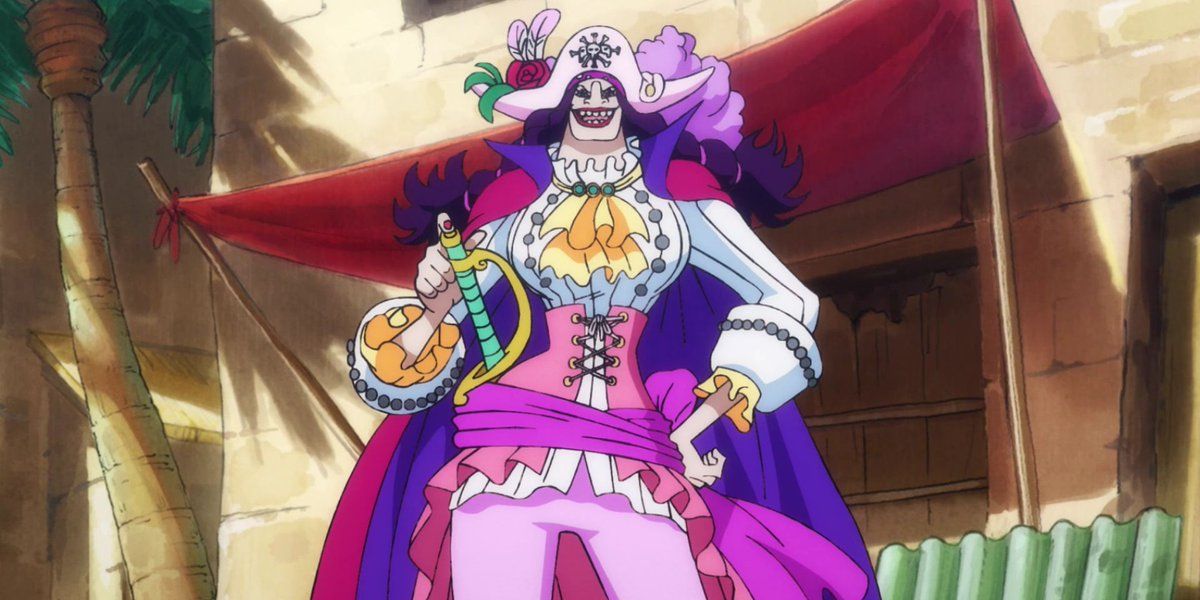 Catarina Devon en costume de pirate, une main sur la hanche, le doigt sur la garde de l'épée dans One Piece.