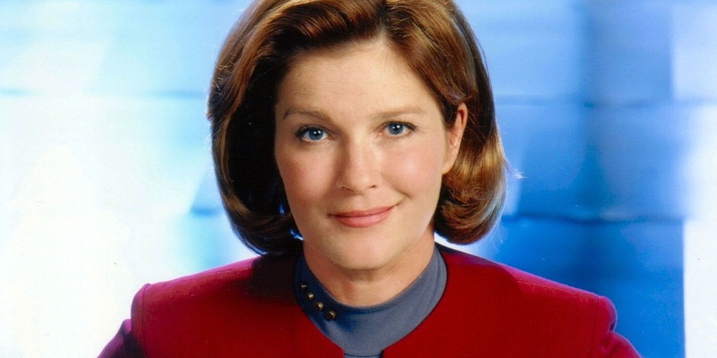 Captain Kathryn Janeway smirks in Star Trek Voyager promo