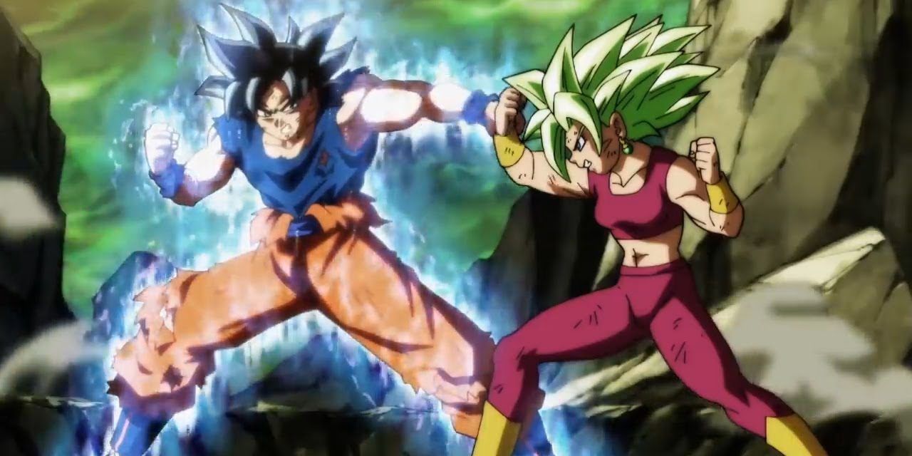 Kefla fighting Goku in his early Ultra Instinct form