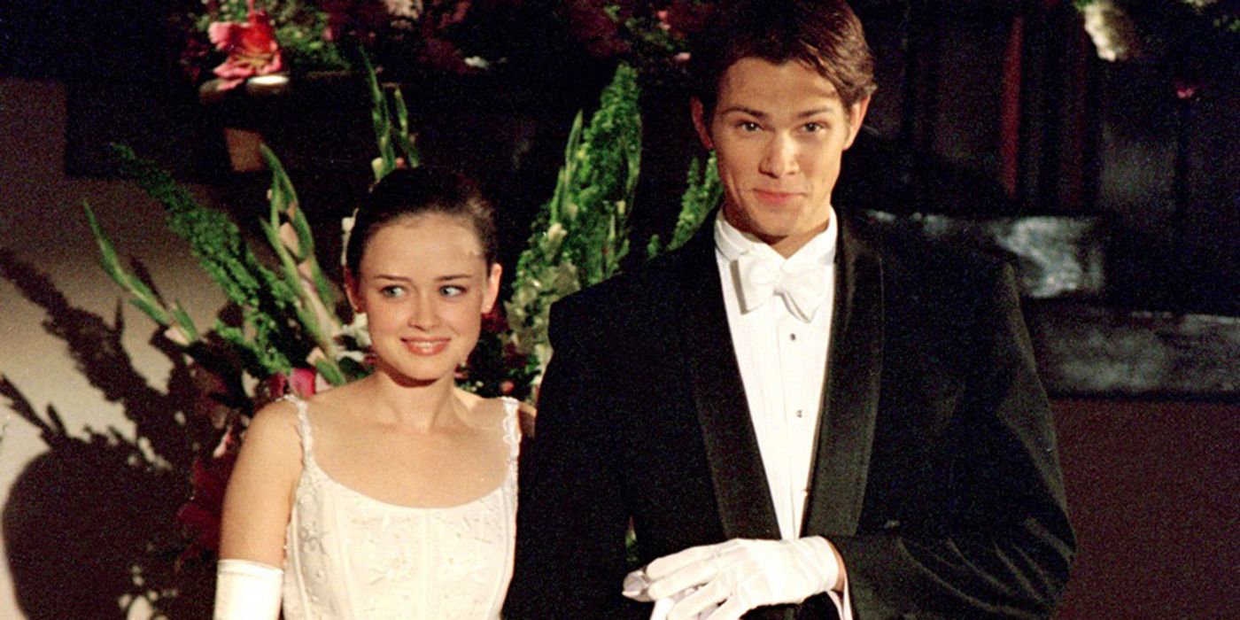Dean accompanies Rory to the cotillion ball in Gilmore Girls