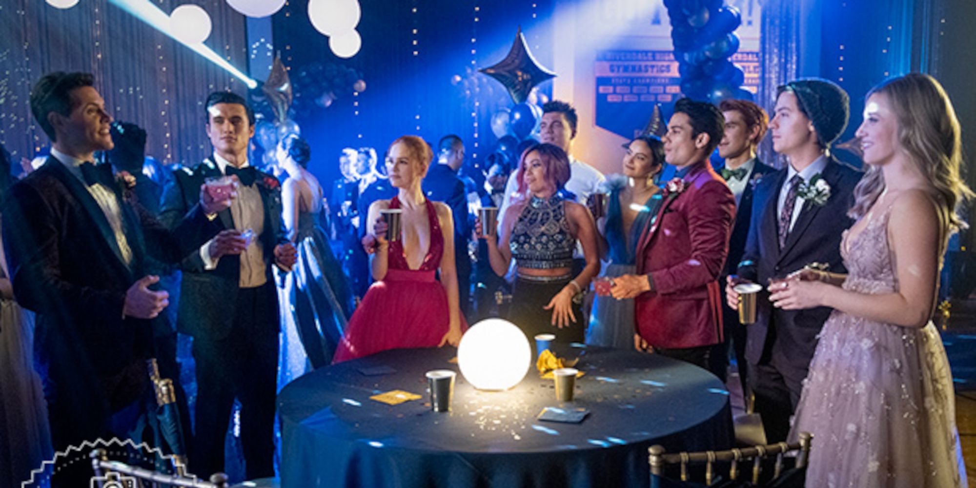 Riverdale: Season 5 First Look Goes to Prom | CBR