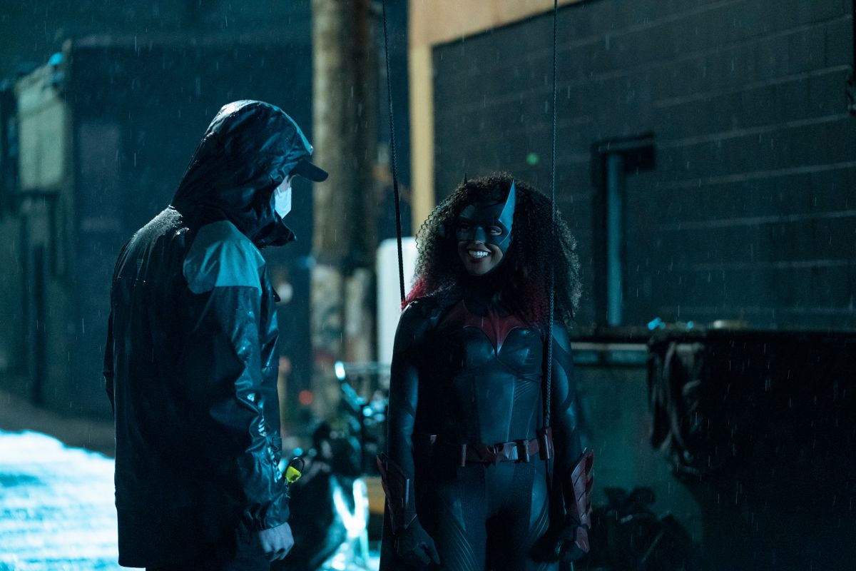 Batwoman Unleashes Bat Girl Magic on Victor Zsasz in New Photos