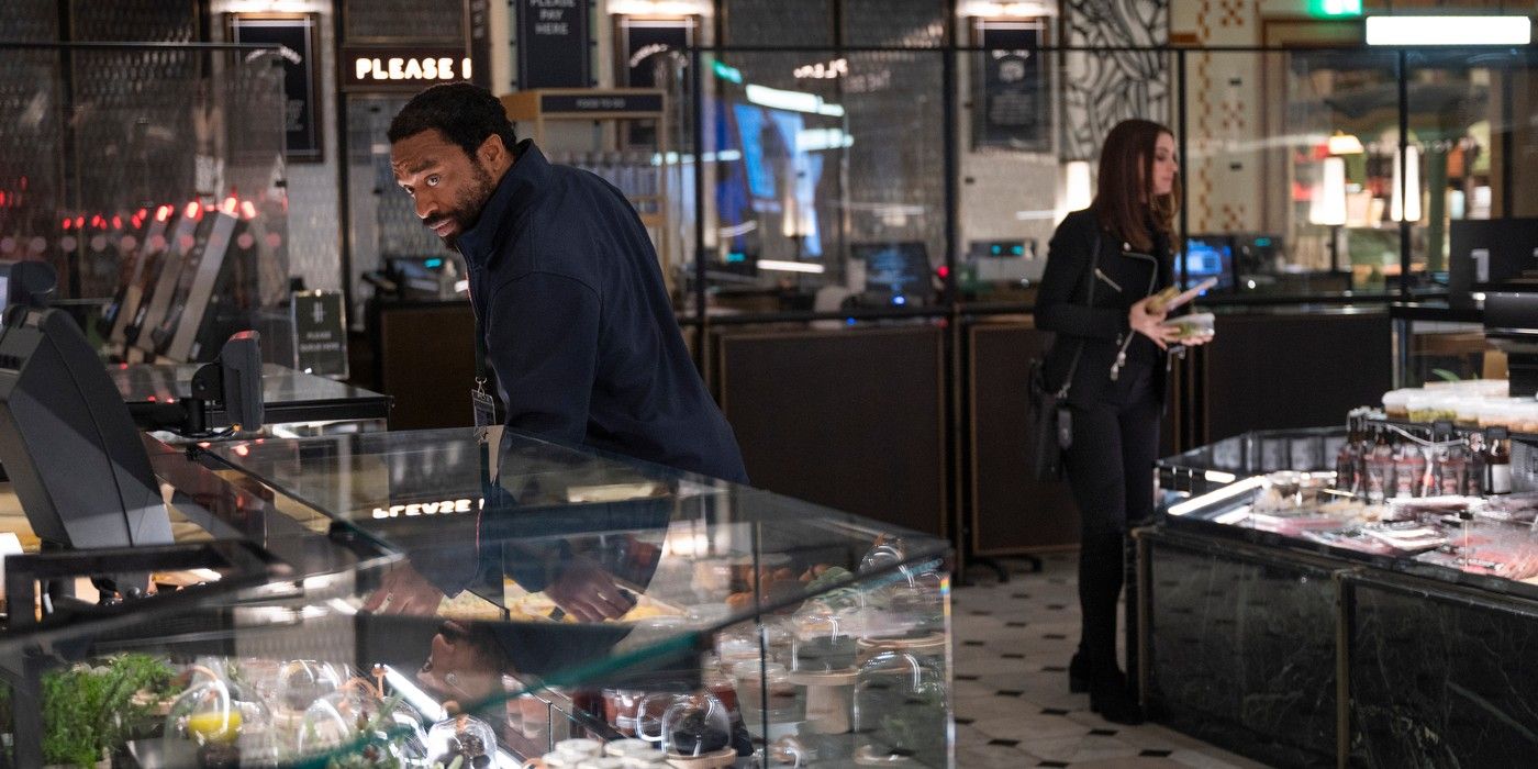 Chiwetel Ejiofor and Anne Hathaway in Locked Down