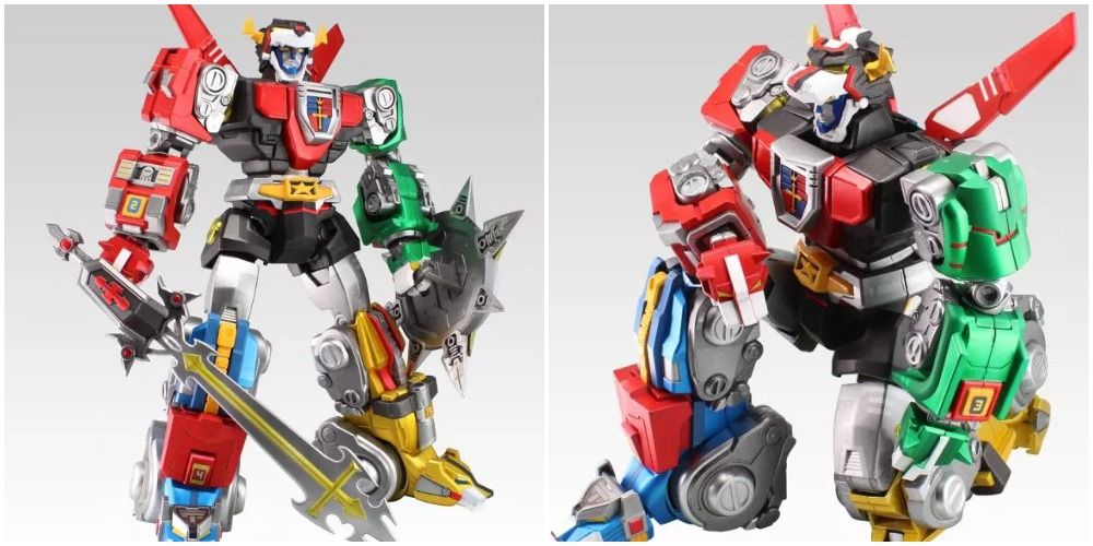 Voltron Ultimate EX Figure in standing and kneeling positions