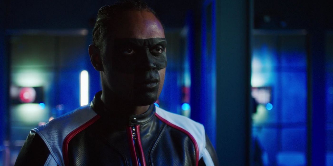 Curtis Holt como el justiciero Sr. Fantástico en Arrow.