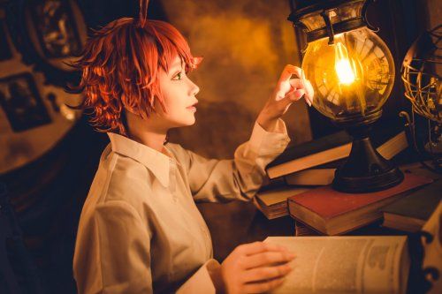 Curious Emma _ Cosplay _ The Promised Neverland