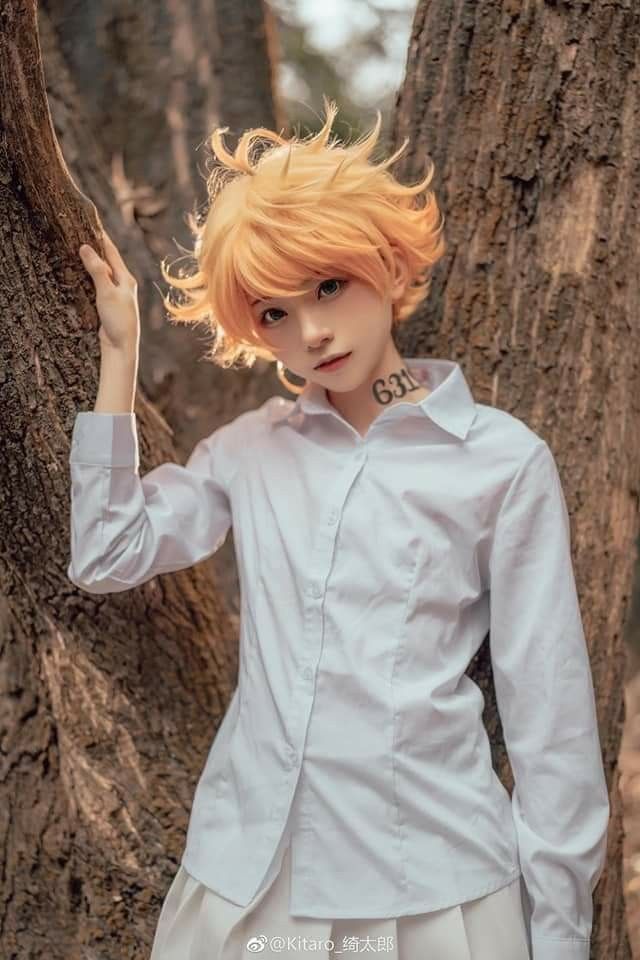 Emma Leaning On A Tree _ Cosplay _ The Promised Neverland