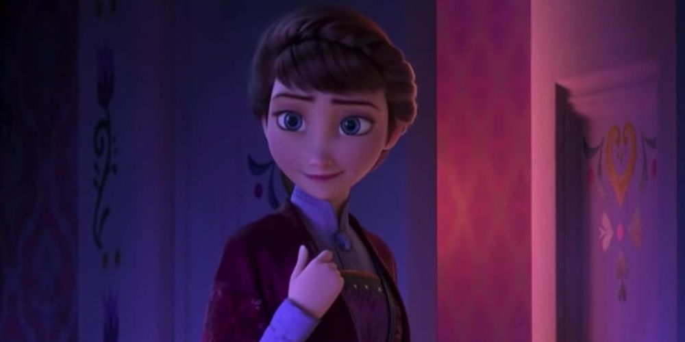 Queen Iduna Leaving The Bedroom In Frozen 2 Disney Movie